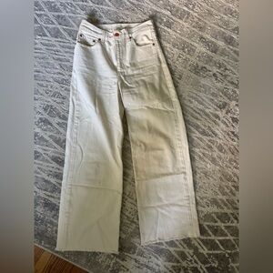 Levi’s rib cage wide leg in ivory color